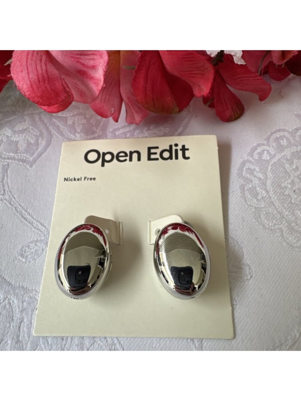 Open Edit Shiny SIlvertone Oval Orb Pod Earrings Nickel Free Hinged Snap NEW $25